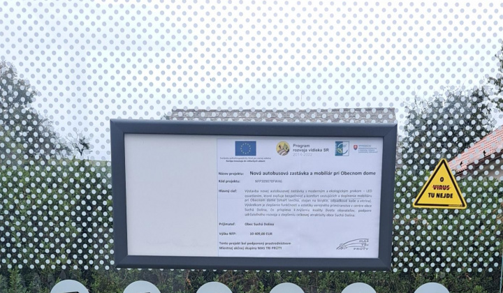 7. fotografia fotogalérie Aktuality / Nová autobusová zastávka a mobiliár pri Obecnom dome v Suchej Doline - foto